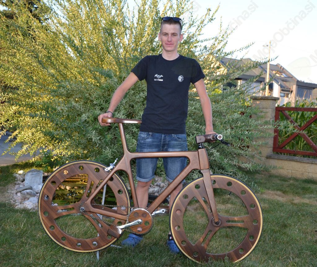 Mike Kovač in njegovo leseno kolo