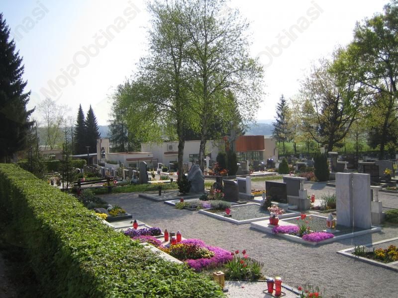  Pokopališče Grosuplje (foto: www.pokopalisce.si)