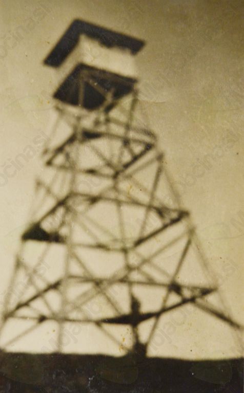 Edina fotografija stražnega stolpa na Planini