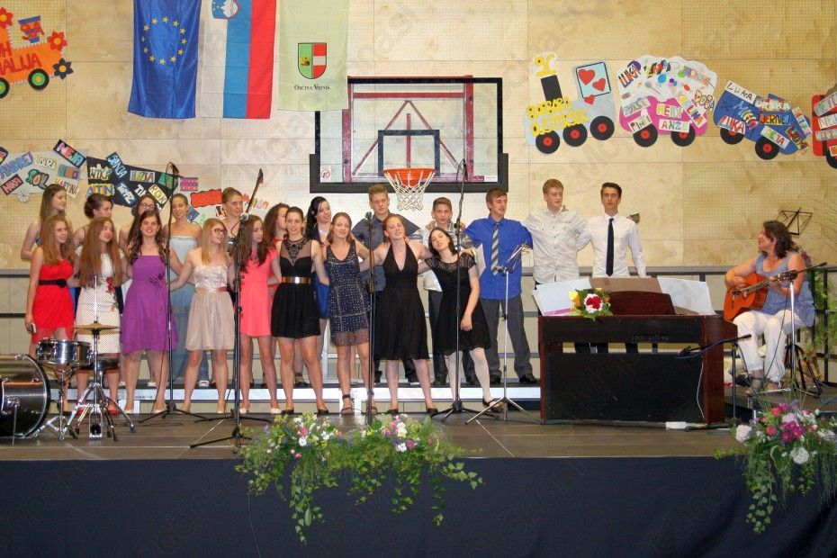 Devetošolci, pevci mladinskega pevskega zbora OŠ Vojnik