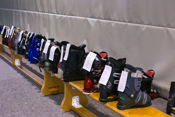 Že četrto leto smučarski sejem nove in rabljene smučarske opreme