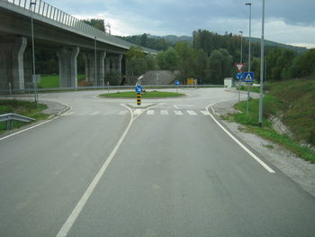 Povabilo mladim umetnikom