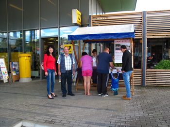 Podpisi za pločnik in kolesarsko stezo