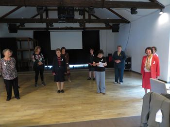 Šola uči, življenje izuči Šola uči, življenje izuči