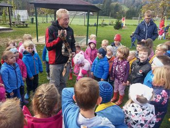 Hišni ljubljenček JAMES na obisku v vrtcu