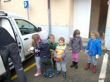 DOBRODELNI IN SOČUTNI DO ŽIVALI DOBRODELNI IN SOČUTNI DO ŽIVALI