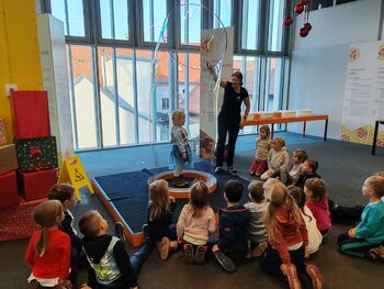 Naši mali raziskovalci v Tehnoparku Naši mali raziskovalci v Tehnoparku