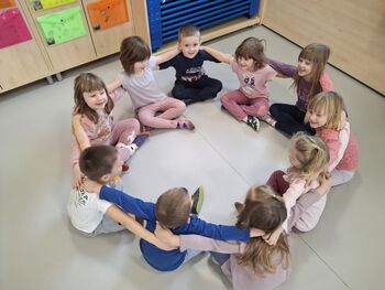 Bodi junak VRTCA KRIŽEVCI - reci ne medvrstniškemu nasilju Bodi junak VRTCA KRIŽEVCI - reci ne medvrstniškemu nasilju