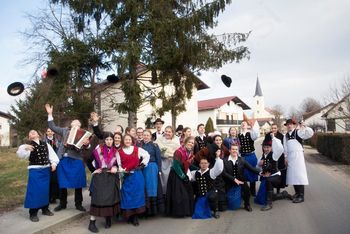Cirkovški ploharji vam želimo debelo repo!