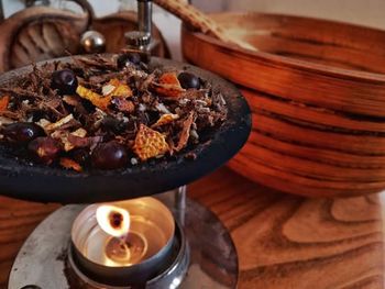 ODKRIVANJE SKRIVNOSTI KADIL IN DIMA V LEKARNIŠKEM IN ALKIMISTIČNEM MUZEJU RADOVLJICA