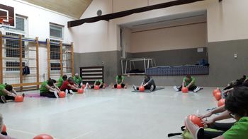                       POKLON POZITIVNIH  MISLI  OBMOČNEMU DRUŠTVU INVALIDOV