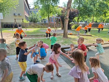 Jutranja telovadba v barvah oranžne Jutranja telovadba v barvah oranžne