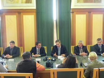 Minister Židan podpisal pogodbo za sofinanciranje gradnje centralne čistilne naprave