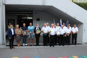 Občinsko priznanje za dva dirigenta, hišnika, medicinsko sestro, zgodovinarja in pevski zbor