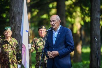 Janša v Podstrmecu: Po zavzetju skladišča se je naša ognjena moč podeseterila Janša v Podstrmecu: Po zavzetju skladišča se je naša ognjena moč podeseterila