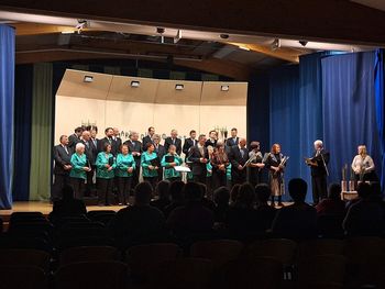 Glavno besedo je imela pesem o kapljici rujnega Glavno besedo je imela pesem o kapljici rujnega