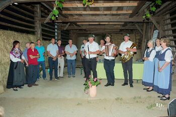 Slavje slovenskih korenin in tradicije