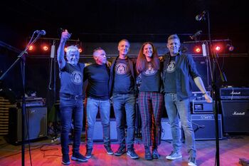 Borovniški rockerji "Blueberry Station" predstavili svoj prvenec 