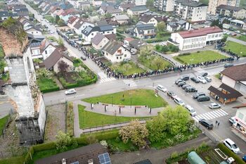 "Živa replika dolžine viadukta" je razkrila bedo našega zdravstva "Živa replika dolžine viadukta" je razkrila bedo našega zdravstva