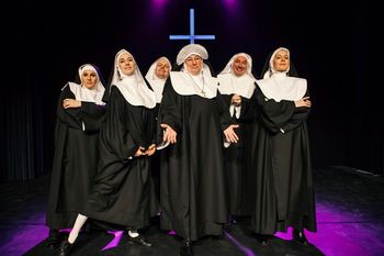 Že več kot dve desetletji gledališkega abonmaja v Desklah Že več kot dve desetletji gledališkega abonmaja v Desklah