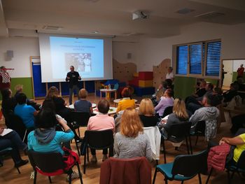 Bi z nami naredili prvi korak?