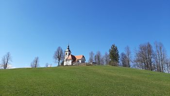 Obnova cerkve sv. Barbare na Ravniku pri Hotedršici