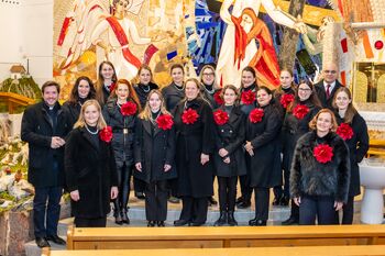 BOŽIČNI KONCERTI ŽENSKEGA PEVSKEGA ZBORA BISER