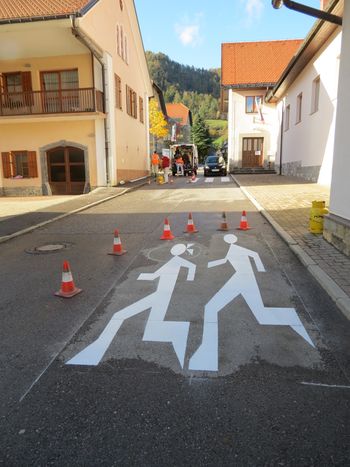 NOVE TALNE OZNAČBE NA SLOVENSKI CESTI