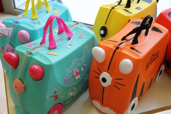 Pravljični kovčki v Knjižnici Vojnik