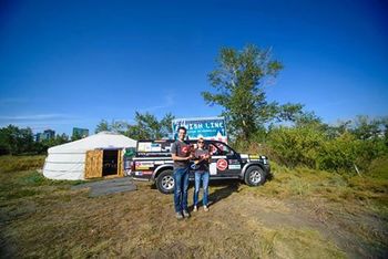 DOBRODELNA MISIJA KATJE IN MATEJA