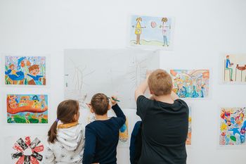 Bodi umetnik "Igraj se z mano" v KGLU