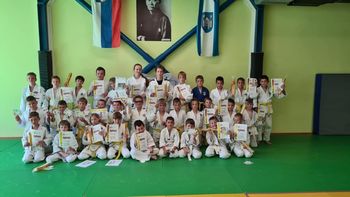 107 mladih članov Judo kluba Acron Slovenj Gradec opravilo izpit za višjo stopnjo pasu v judu
