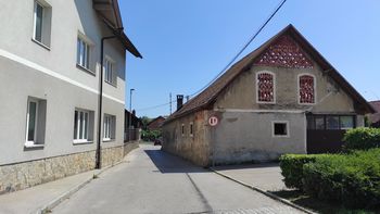 Popolna zapora Govekarjeve ceste zaradi rušenja objekta