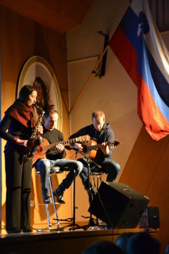 Ob prazniku o pesnikih