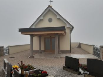 Pridobljeno uporabno dovoljenje za poslovilno vežico v Črnem Vrhu