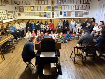 Božiček obiskal otroke na Selu