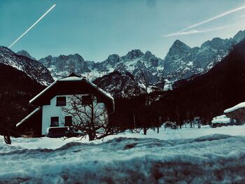 Vabilo lastnikom hiš z neizkoriščenimi bivalnimi površinami k sodelovanju v raziskavi Vabilo lastnikom hiš z neizkoriščenimi bivalnimi površinami k sodelovanju v raziskavi