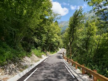 Obvozna cesta med Kobaridom in Trnovim ob Soči Obvozna cesta med Kobaridom in Trnovim ob Soči