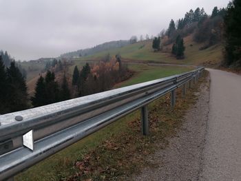 Nova varnostna ograja na Planini Nova varnostna ograja na Planini