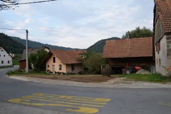 Na državni cesti od Dobrove do Polhovega Gradca veliko odprtih projektov Na državni cesti od Dobrove do Polhovega Gradca veliko odprtih projektov