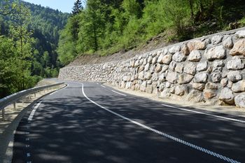 Prenova ceste v Mali vodi je zaključena Prenova ceste v Mali vodi je zaključena