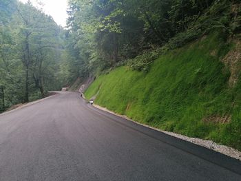 Prenovi cest Žerovnik–Osredek in Brezje–Podolnica se zaključujeta