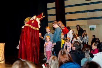 Ajdovščino je obiskal prvi dobri mož Miklavž Ajdovščino je obiskal prvi dobri mož Miklavž