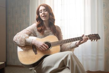 Koncert Eve Boto z gosti: zborom Poptastic