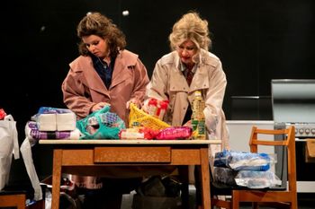 Vse zastonj! Vse zastonj!, proletarska komedija