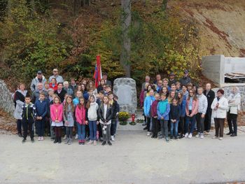 Župan ob prihajajočem dnevu spomina na mrtve položil venec 