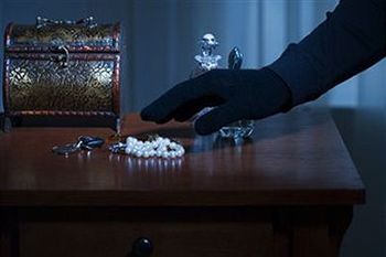 Policisti opozarjajo na drzne tatvine v vaših domovih Policisti opozarjajo na drzne tatvine v vaših domovih