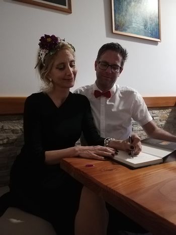 Branje romantične kitajske literature z zoom aplikacijo 