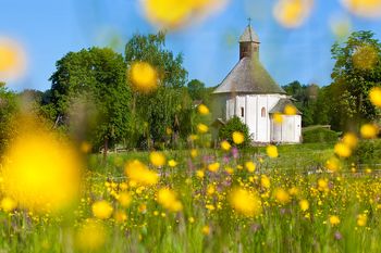 Romanska rotunda - Cerkev sv. Nikolaja in Device Marije