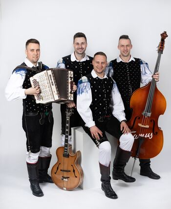 ANSAMBEL OPOJ - Večer narodnozabavne in zabavne glasbe (Poletje v Moravskih Toplicah)